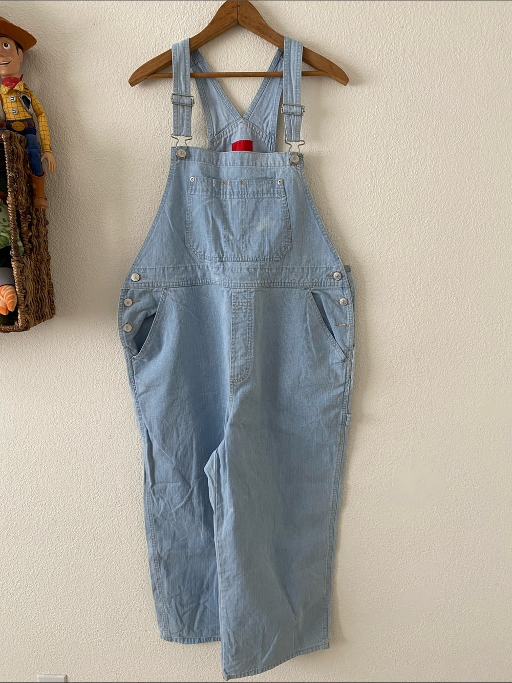 Vintage Gloria Vanderbilt Lightwash Denim Overalls. XL.